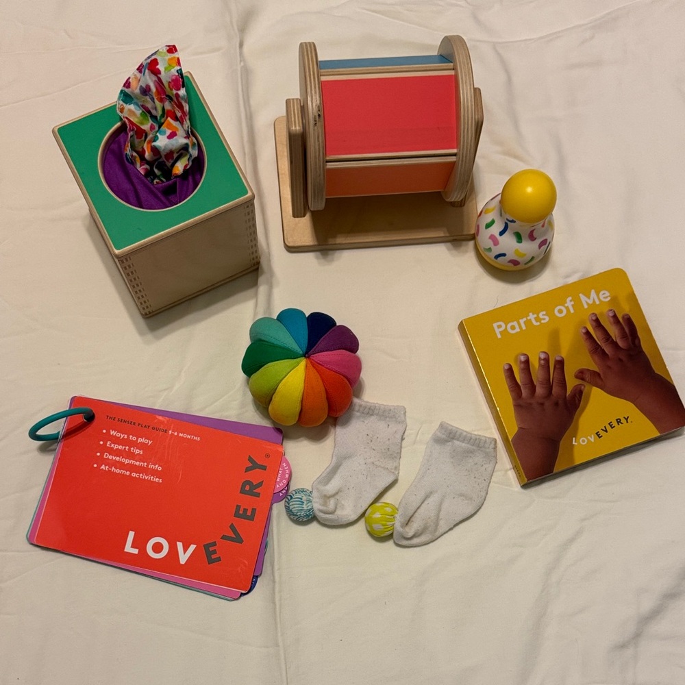 LOVEVERY - The Senser Play Kit for baby Months 5-6